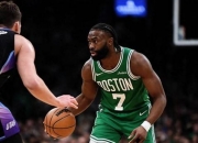 开云体育在线-凯尔特人被爵士逆转遭遇失利，客场告负