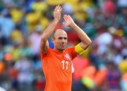 开云体育入口-荷兰险胜瓦伦西亚，罗本制霸全场