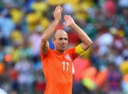 开云体育入口-荷兰险胜瓦伦西亚，罗本制霸全场