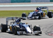 开云体育-包含索伯车队碾压法拉利，塞恩斯扛起全队的词条