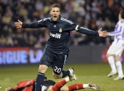 开云在线直播-公牛战术压制快船，布克成为全场焦点