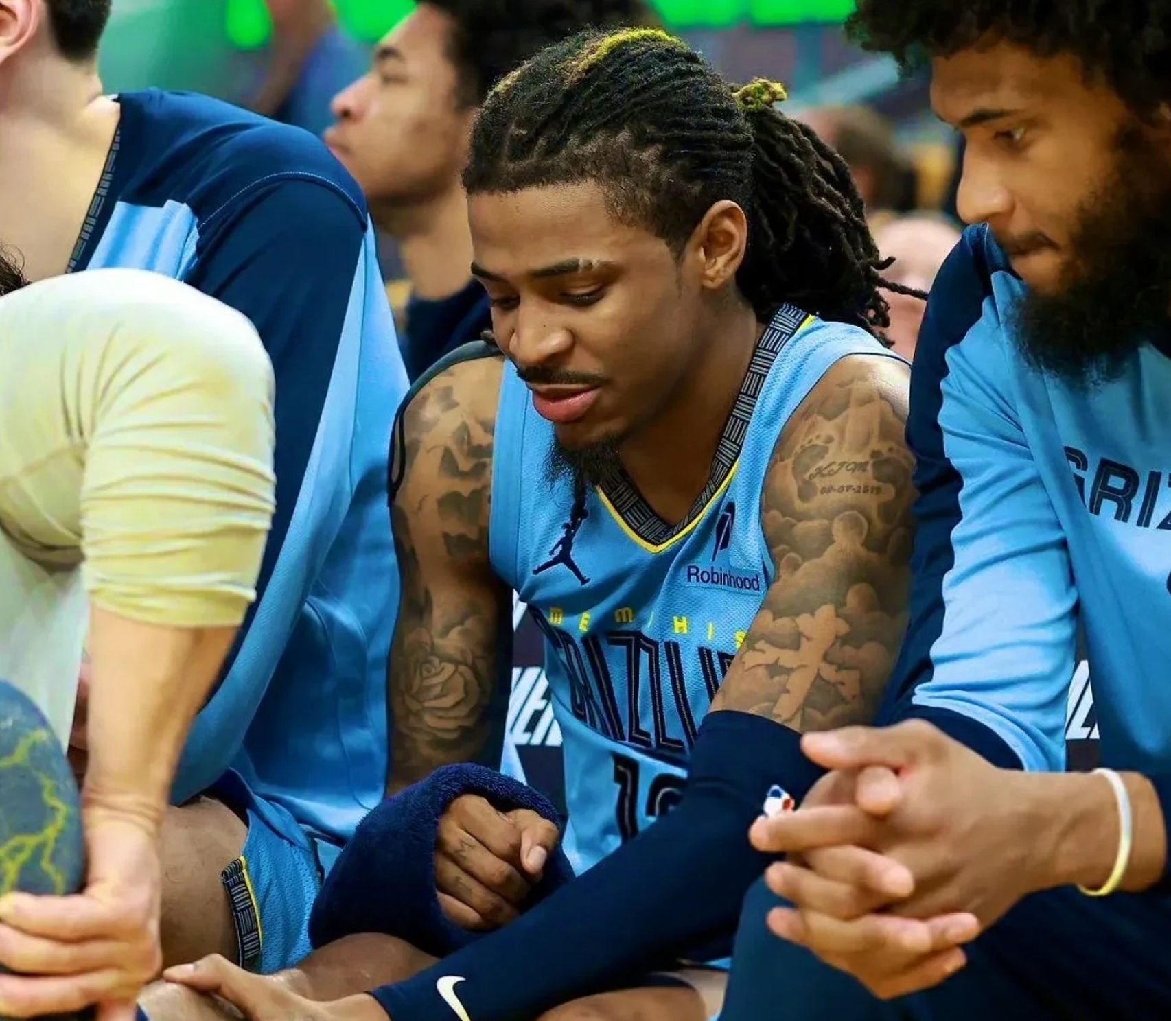 关于独行侠鏖战灰熊,布克刷新纪录的信息 关于独行侠鏖战灰熊,布克刷新纪录的信息