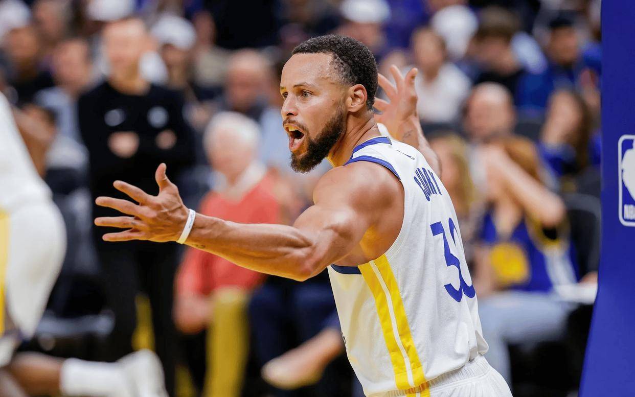 凯尔特人翻盘步行者，库里状态火热