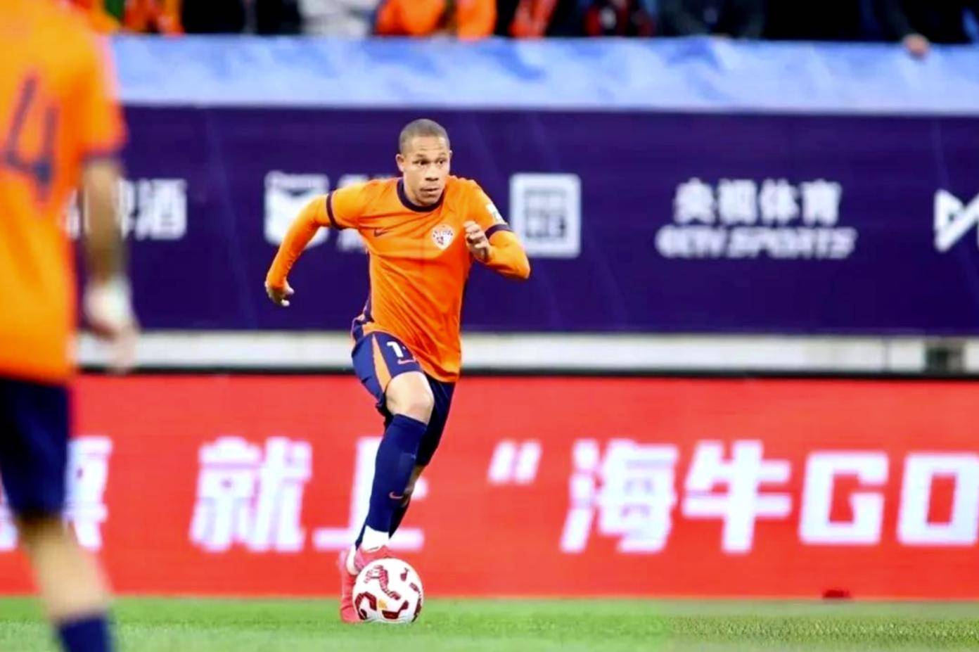 关于对阵主力受伤提振信心，球队士气高涨的信息