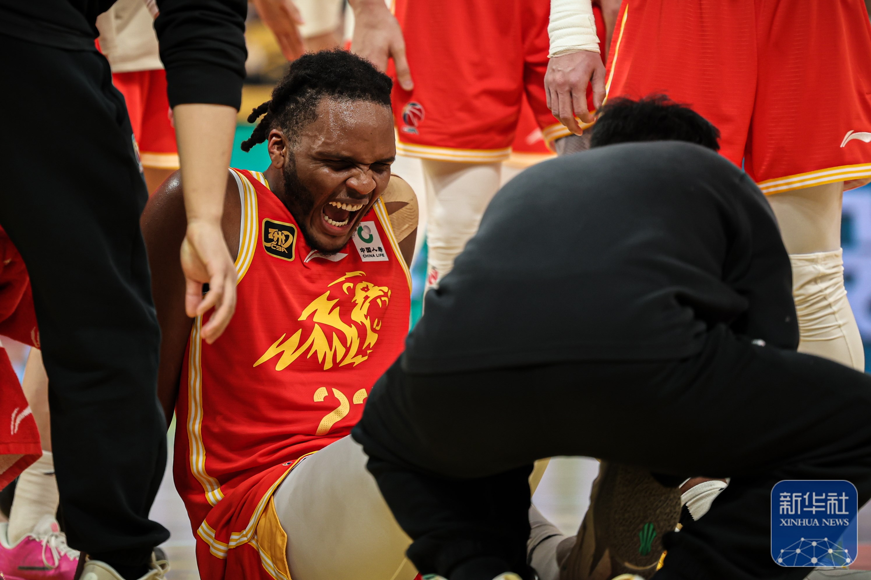 篮球比赛引发热议，球迷感受到激情