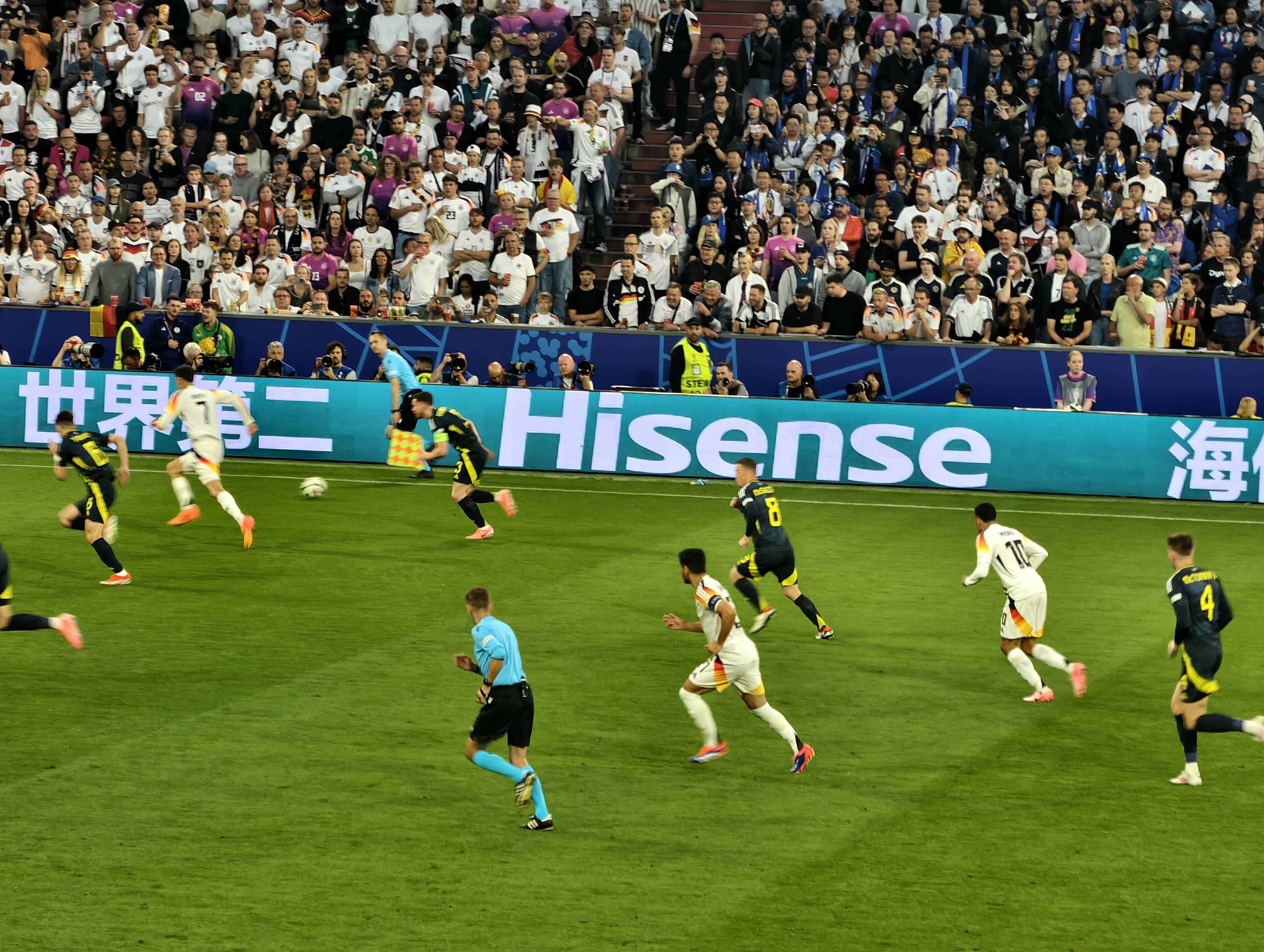 激烈角逐，欧洲足坛豪门纷纷出击的简单介绍