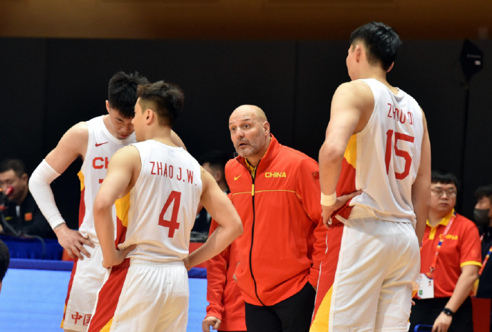 比荷兰惨败的斯洛文尼亚与克罗地亚会师混战的简单介绍 比荷兰惨败的斯洛文尼亚与克罗地亚会师混战的简单介绍