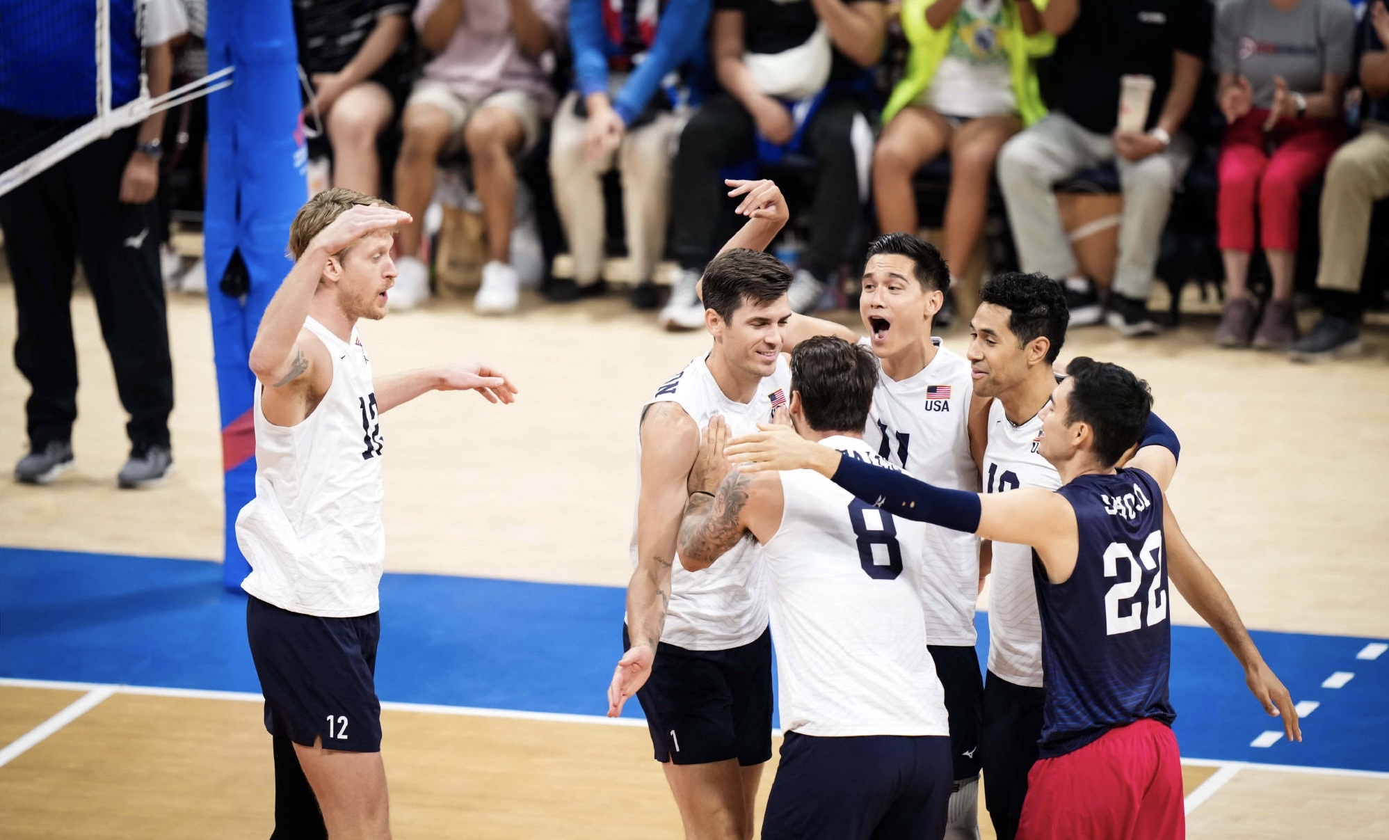 关于利用战术：美国队险胜巴西队的信息