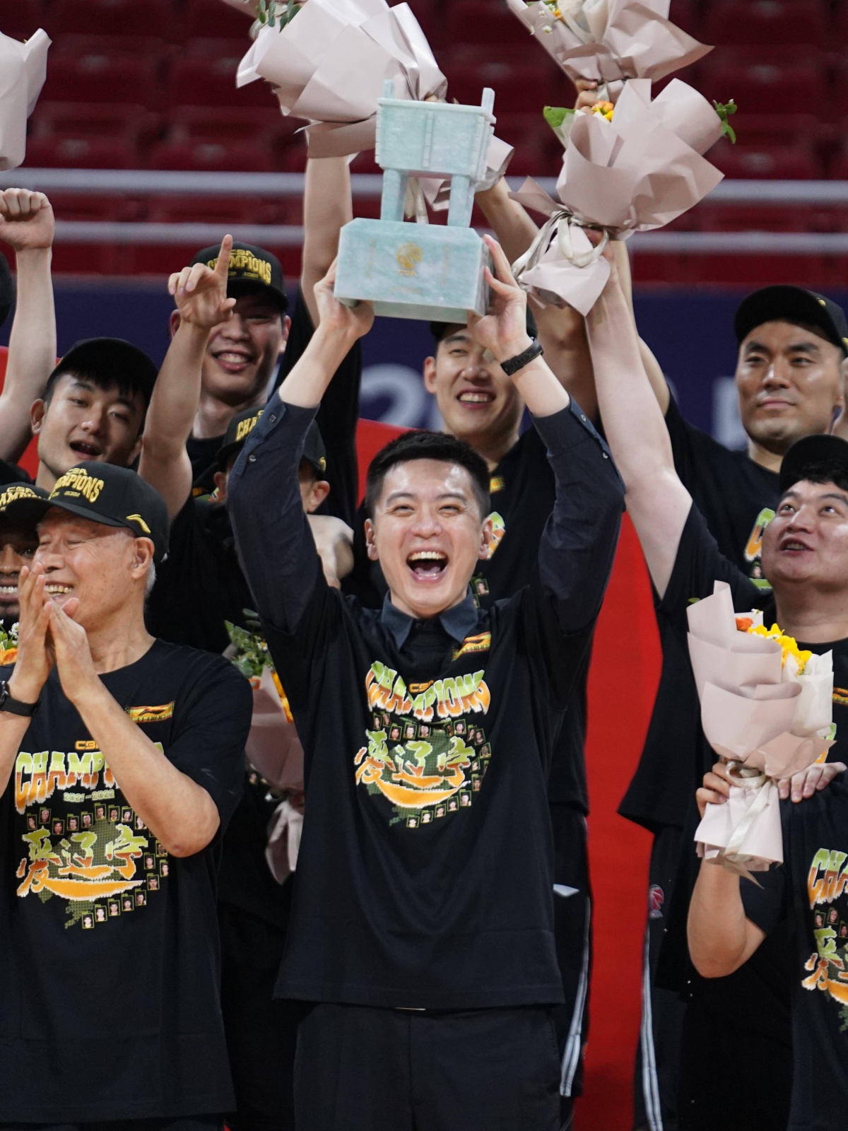 辽宁男篮发挥稳定，继续领跑积分榜的简单介绍