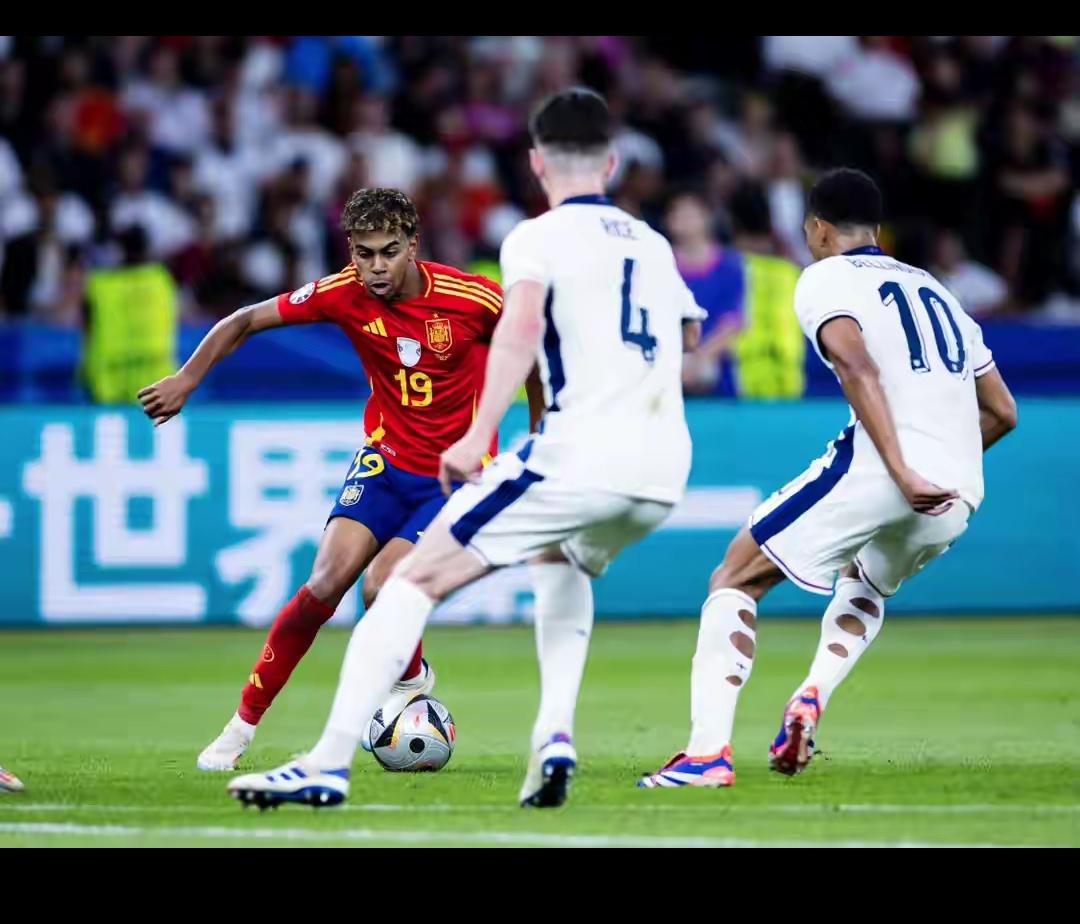 西班牙在欧预赛中战胜塞尔维亚 西班牙在欧预赛中战胜塞尔维亚
