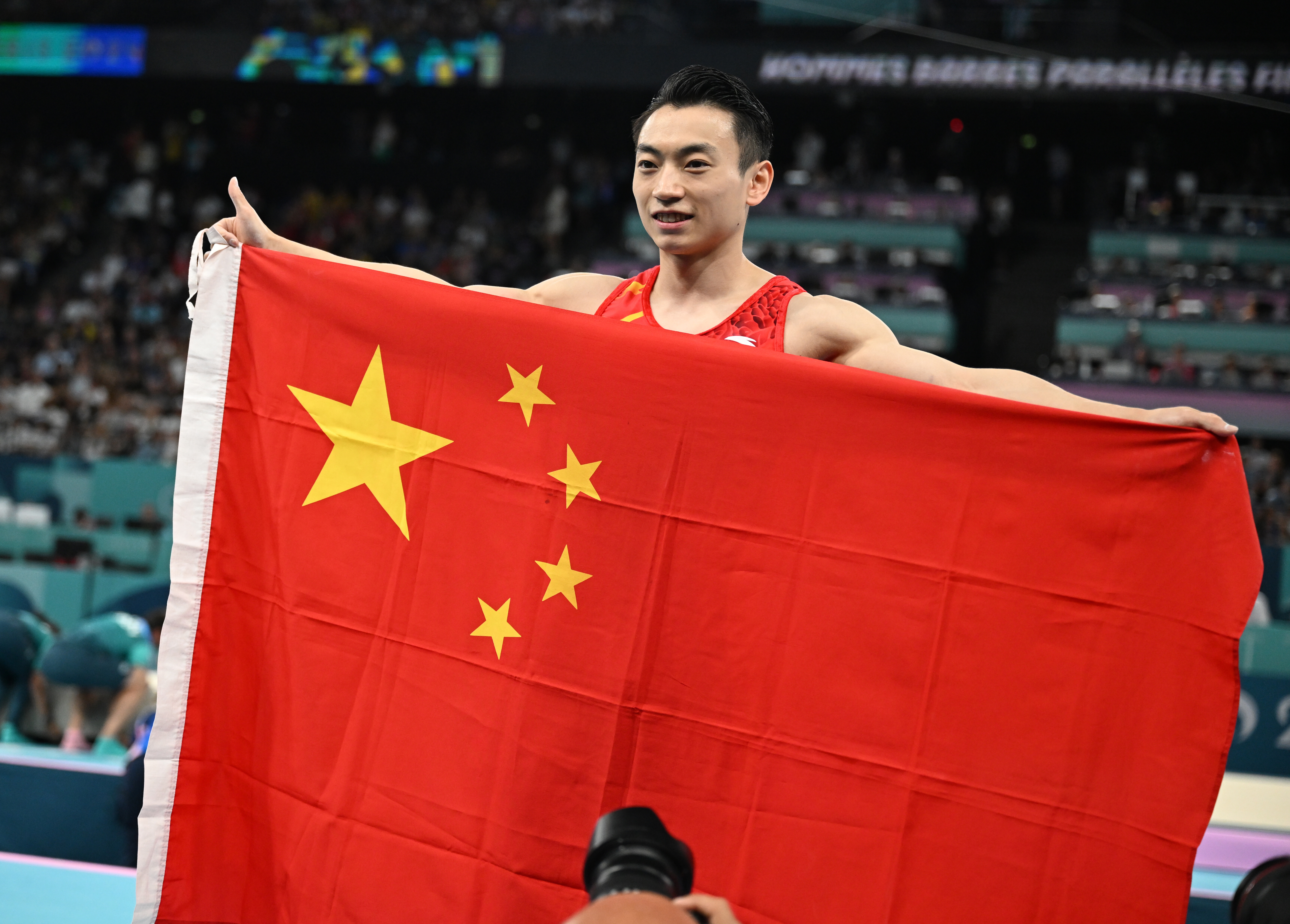 庆典盛宴，运动员代表国家拿下冠军