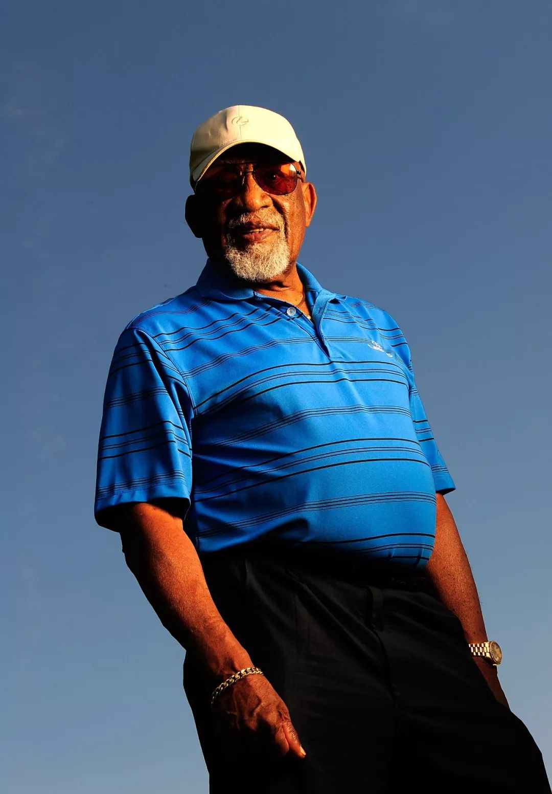 包含愈挫愈勇的不屈斗志：欧洲预选赛搏击风云场的词条