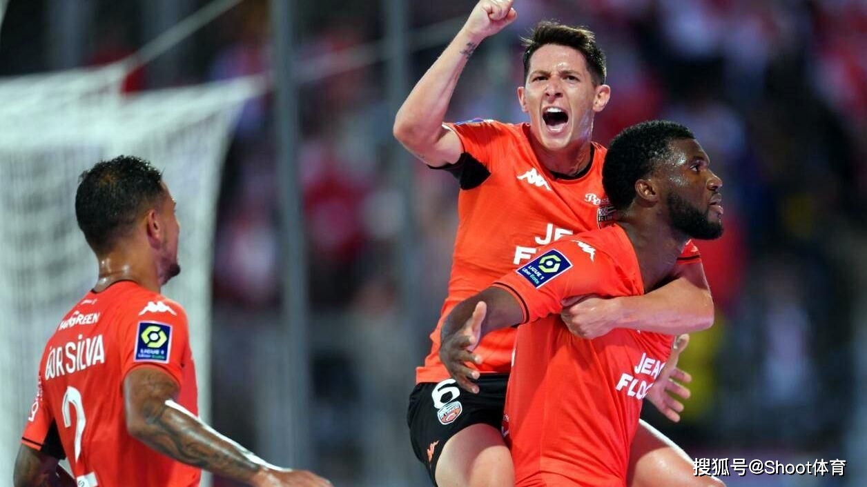 里昂客场击败对手，紧追排名的简单介绍