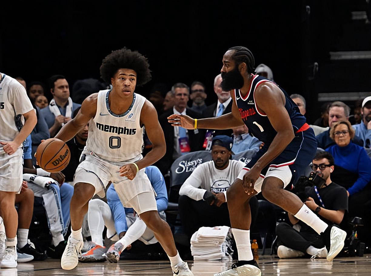 法国籃球新星表现出色，引起球迷瞩目