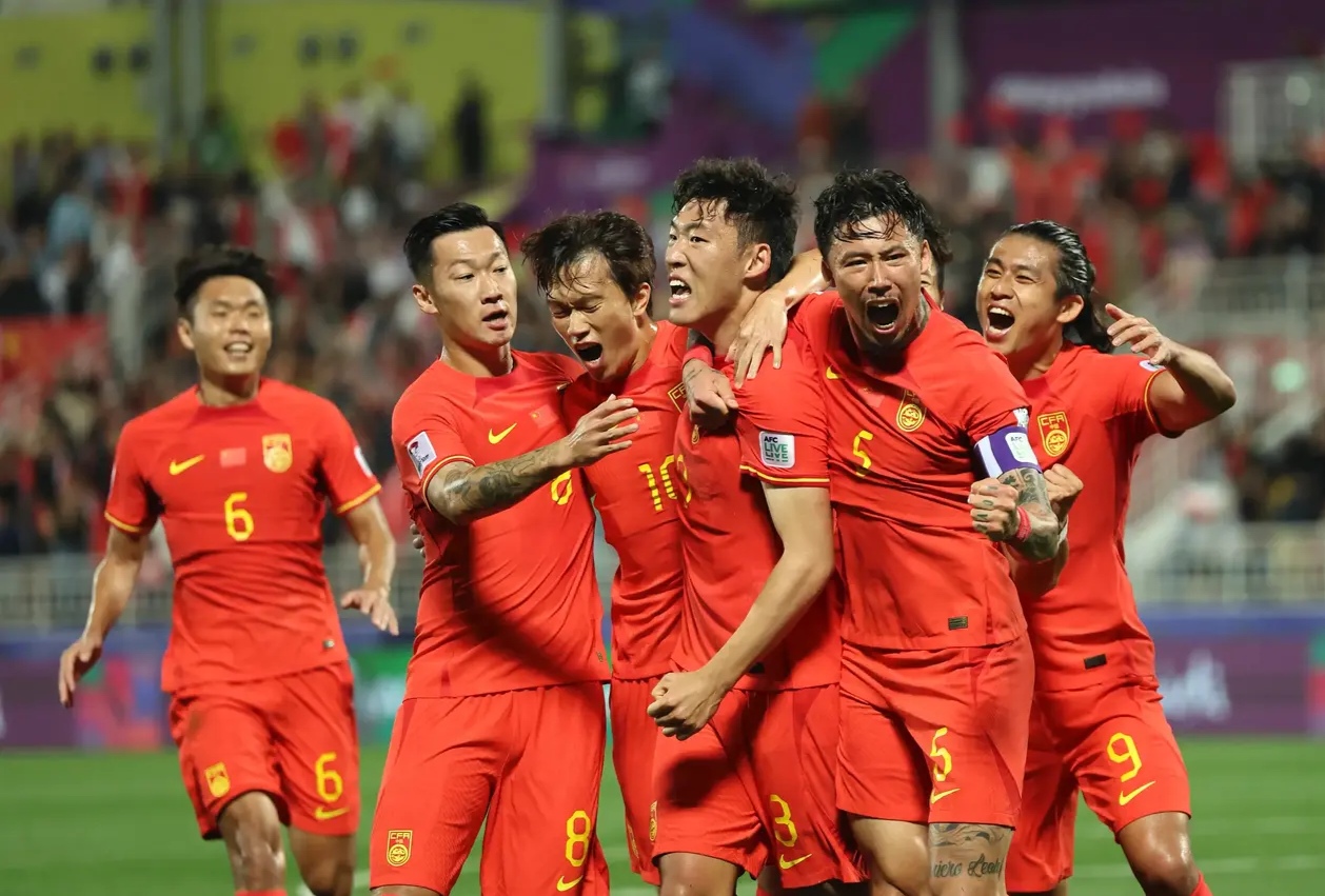 亚洲足球在全球赛事中奋力拼搏 亚洲足球在全球赛事中奋力拼搏