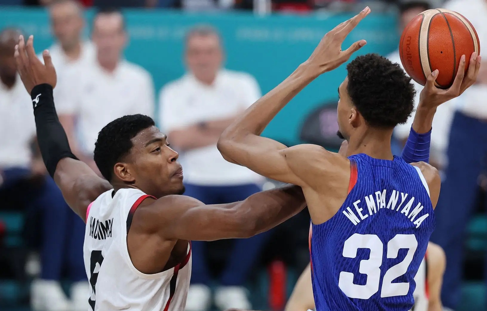 日本队险胜法国队，梁靖崑点燃赛场