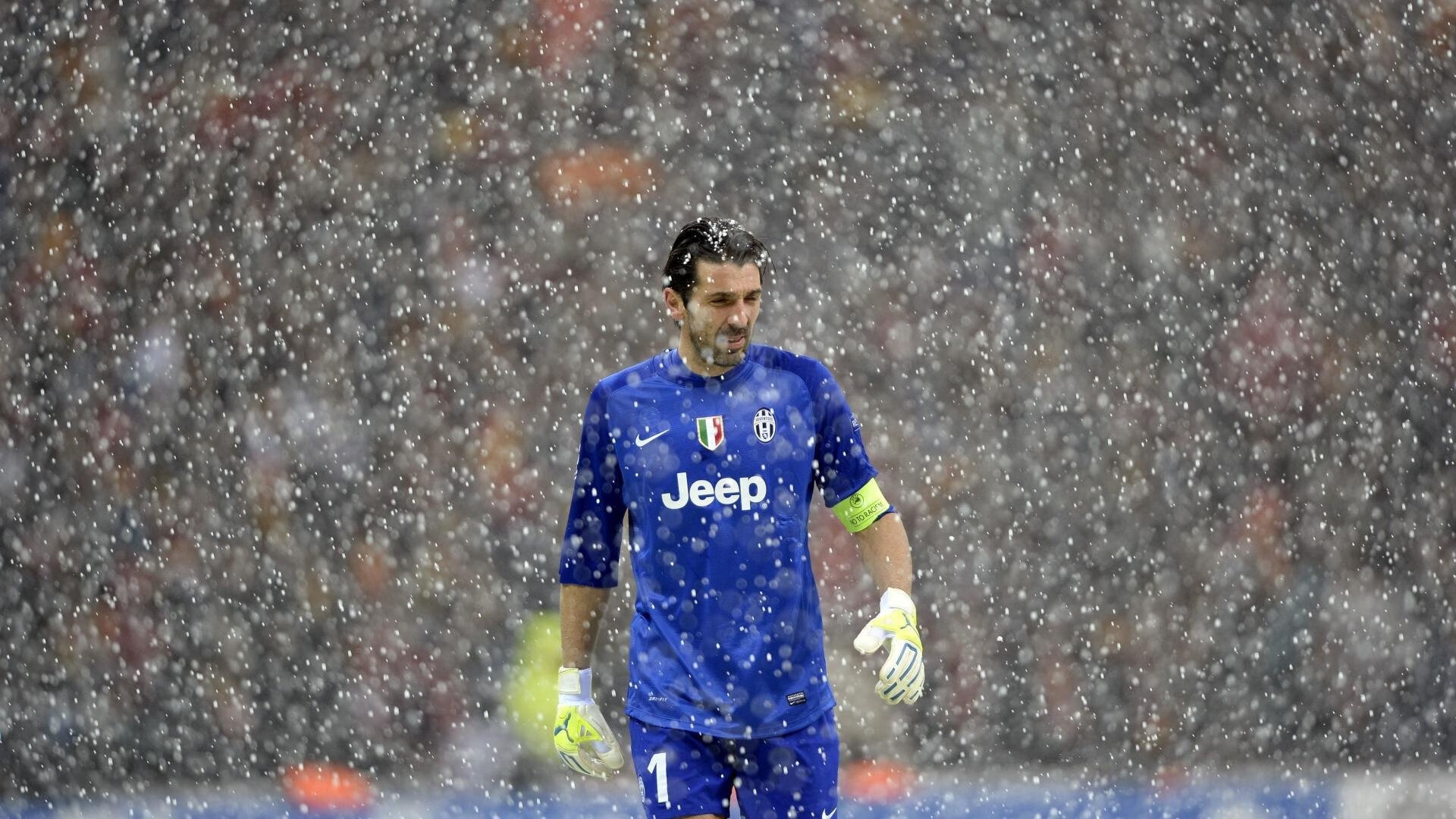 楚阿梅尼爆发破局，巴萨式战术压制瑞典的战术密码