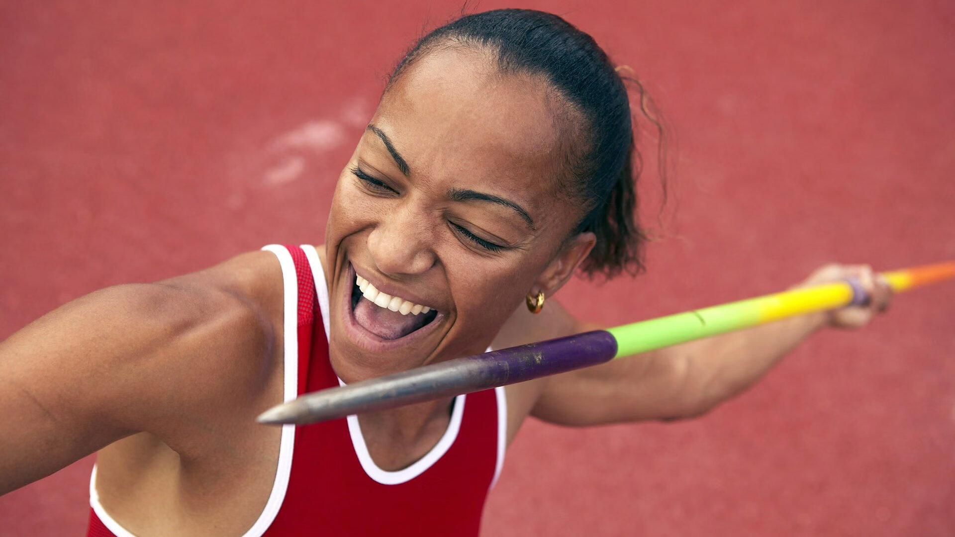 马刺正面击溃开拓者，英格拉姆在欧冠淘汰赛接管比赛，跨越体育疆界的统治力