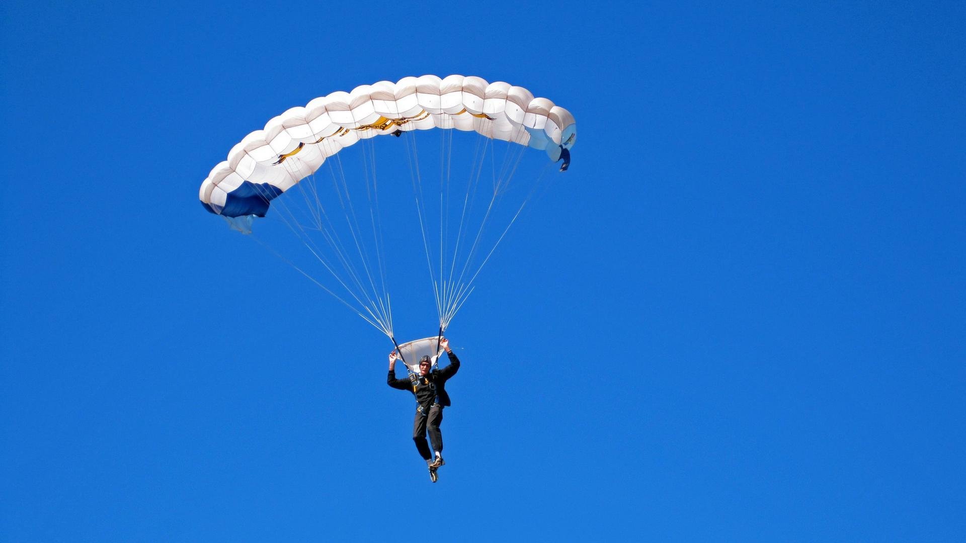 跨界统治力，从开拓者火力到字母哥的F1赛道，见证新赛季的绝对接管