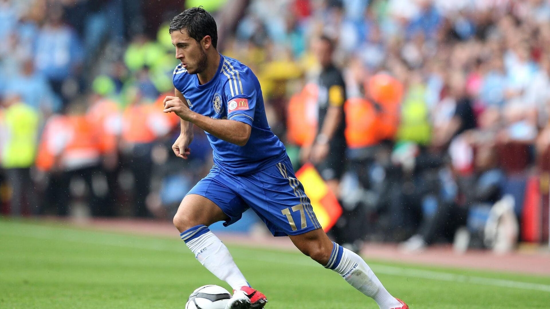 绝杀之刃与关键制胜，从足球场到羽毛球场，中国队的坚韧与桃田贤斗的启示